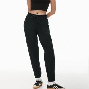 Aritzia TNA Cozy Fleece Boyfriend Fit Jogger Sweatpants Size M Women’s Black